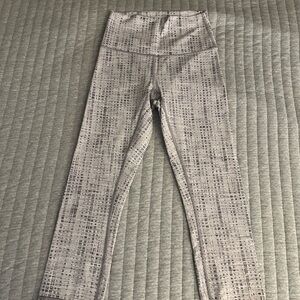 Lululemon Light Gray leggings 21 crop align